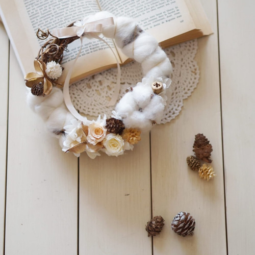 プリザーブドフラワー羊毛ピュアホワイト☆クリスマスリース 16cm