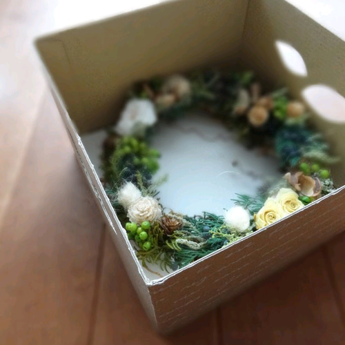 プリザーブドフラワー羊毛ピュアホワイト☆クリスマスリース 16cm