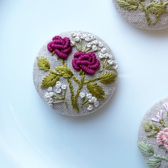 花束刺繍のヘアゴム・ブローチ変更可 1枚目の画像