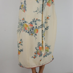 着物リメイク　送料無料 ソフトコクーンシルエット モダンなデティールのスカート 3枚目の画像