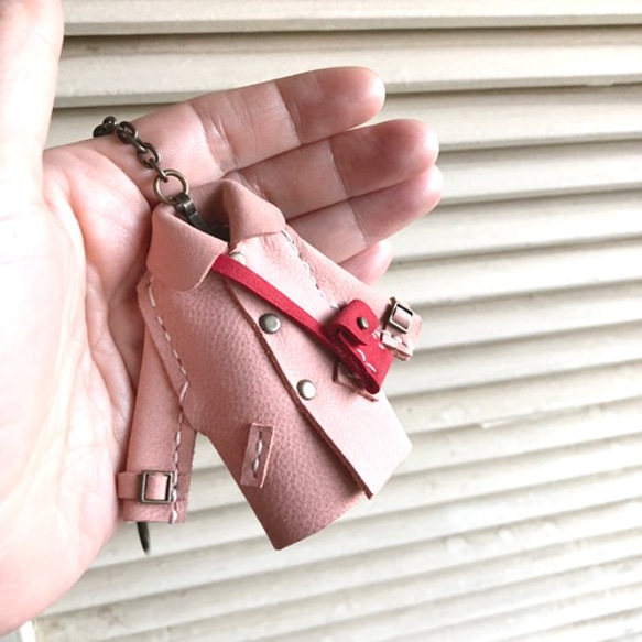 カギのための革コート 　ピンク×赤バッグ 1枚目の画像