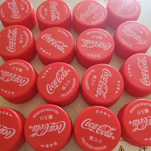 コカコーラ ペットボトルキャップ30個 その他素材 HAPPYBEAR