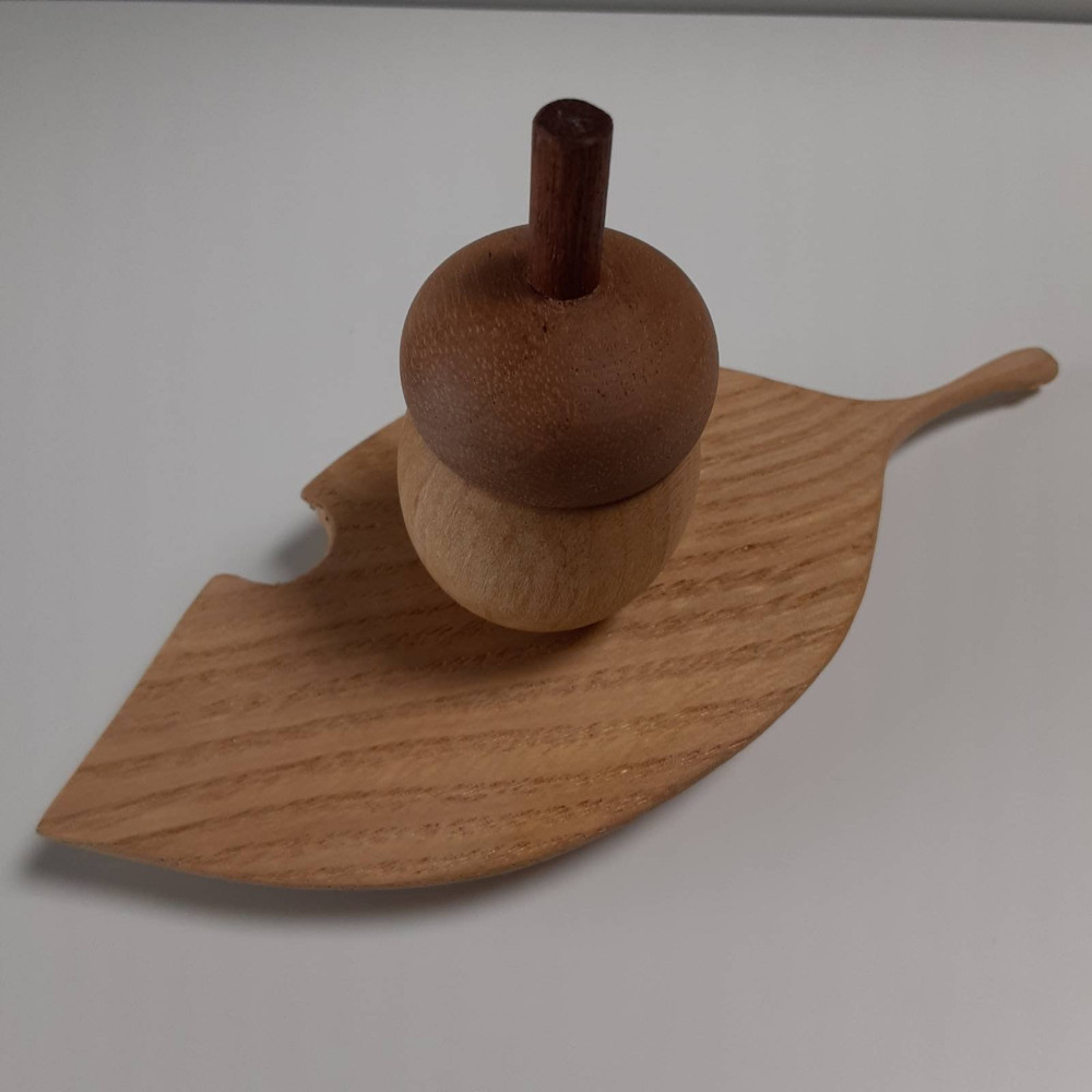 どんぐりコマ＆虫食い葉っぱのインテリア飾り その他インテリア