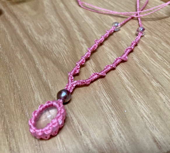 ローズクオーツ：マクラメ編みネックレス①　小ぶり　ピンク 2枚目の画像