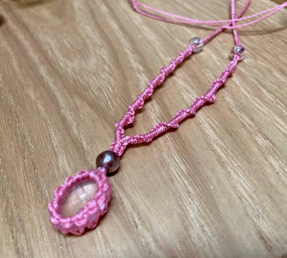 ローズクオーツ：マクラメ編みネックレス①　小ぶり　ピンク 4枚目の画像