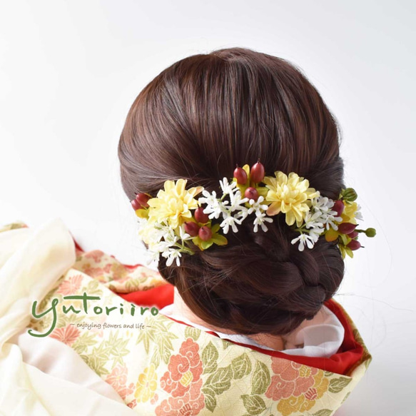 イエローダリアとヒペリカムの髪飾り 1枚目の画像