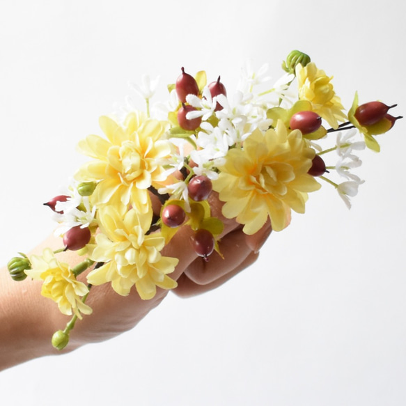 イエローダリアとヒペリカムの髪飾り 4枚目の画像