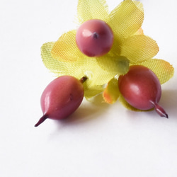 イエローダリアとヒペリカムの髪飾り 10枚目の画像