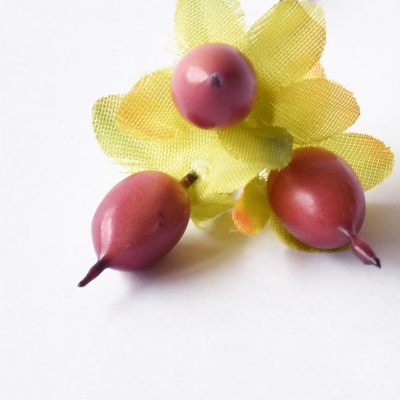 イエローダリアとヒペリカムの髪飾り 10枚目の画像