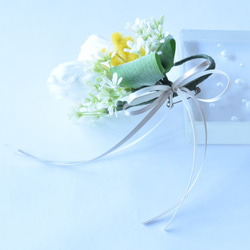 チューリップとミモザのコサージュ 3枚目の画像