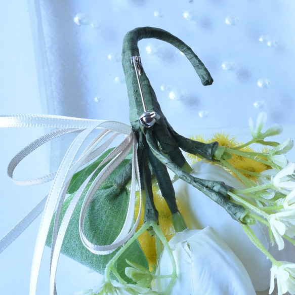 チューリップとミモザのコサージュ 5枚目の画像