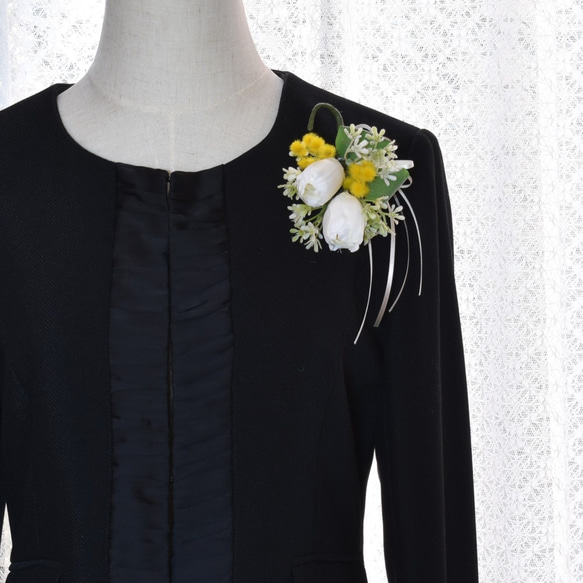 チューリップとミモザのコサージュ 6枚目の画像