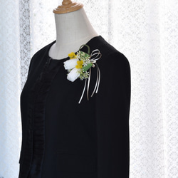 チューリップとミモザのコサージュ 7枚目の画像