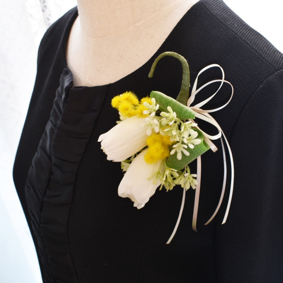 チューリップとミモザのコサージュ 8枚目の画像