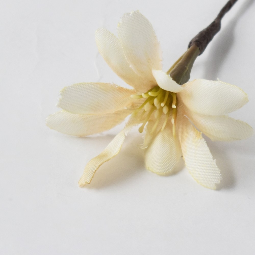 くすみグリーンダリアとデイジーのヘッドドレス