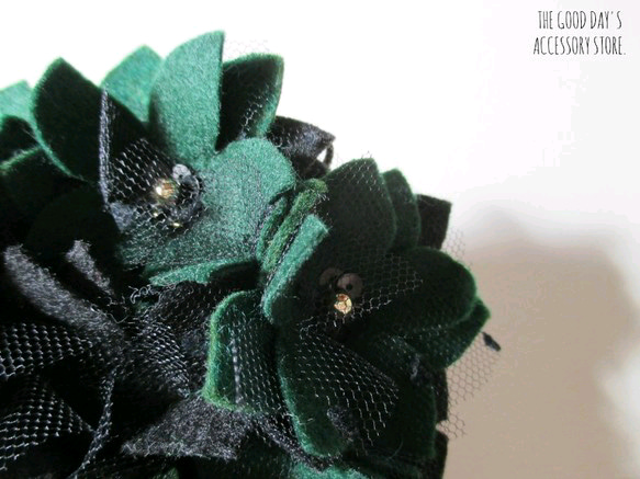 お花のヘッドアクセサリー(green×black) 3枚目の画像