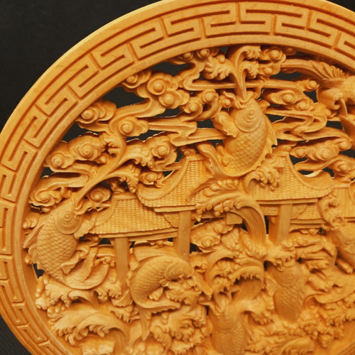 鯉登竜門 14.5cm（鯉・登竜門・滝のぼり)・台座付き 参次元両面彫刻