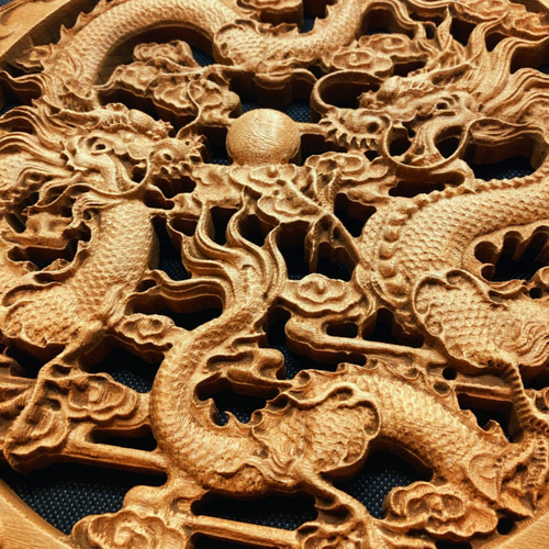 双龍戯珠 26.5cm（龍・竜・雲) 参次元彫刻『雅』 透かし彫 楠