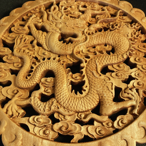 透かし彫り中華華表龍騰流雲幡龍柱  工芸品 美術品 置物 Amazon.co.jp: 透かし彫り中華華表龍騰流雲幡龍柱 工芸品 美術品