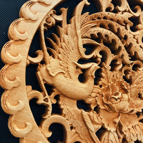 鳳凰牡丹 26.5cm（ほうおう・ぼたん) 参次元彫刻『雅』 透かし彫 楠