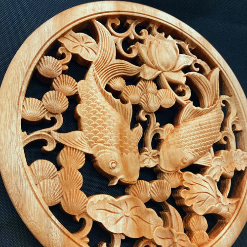 鯉が導く成功の奇跡』双魚戯蓮 26.5cm（鯉・蓮・水草) 参次元彫刻『雅