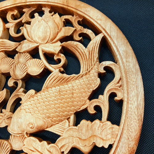 鯉が導く成功の奇跡』双魚戯蓮 26.5cm（鯉・蓮・水草) 参次元彫刻『雅