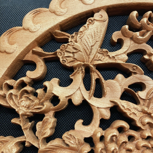 天然木　古いマガジンラック　刀痕　透かし彫　亀甲模様　菊花浮彫り　アンティーク 盤竜雲海 （五爪龍） 参次元彫刻『極』 （アンティーク調