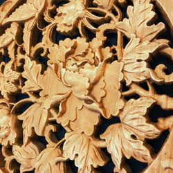 牡丹舞蝶  26.5cm（ぼたん・ちょう) 参次元細密彫刻『雅』 透かし彫 楠彫刻 4枚目の画像