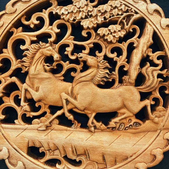 馬到成功 26.5cm（かけ馬・唐草) 参次元彫刻『雅』 透かし彫 楠