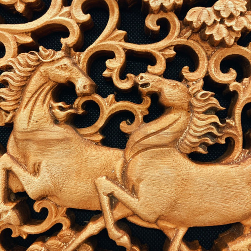 干支-うま年)馬到成功 26.5cm（かけ馬・唐草) 参次元彫刻『雅』 透かし