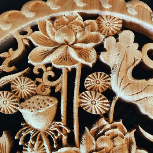 鯉が導く成功の奇跡』双魚戯蓮2 26.5cm（鯉・蓮・水草) 参次元彫刻