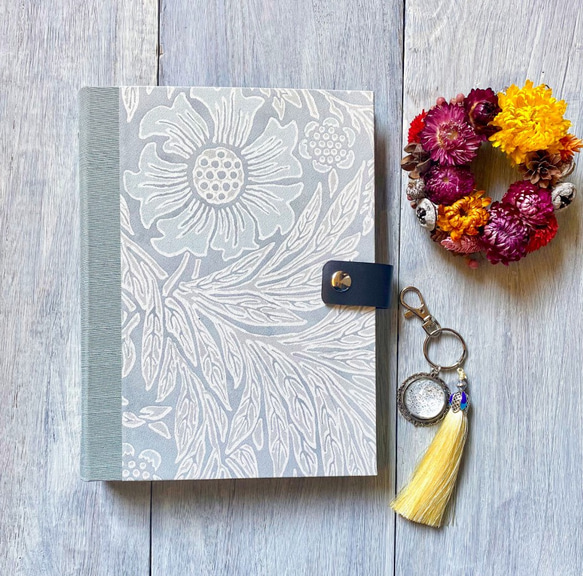 新春限定セット 着せ替えができる！システム手帳(Marigold ウィリアムモリス　A5サイズ) 1枚目の画像