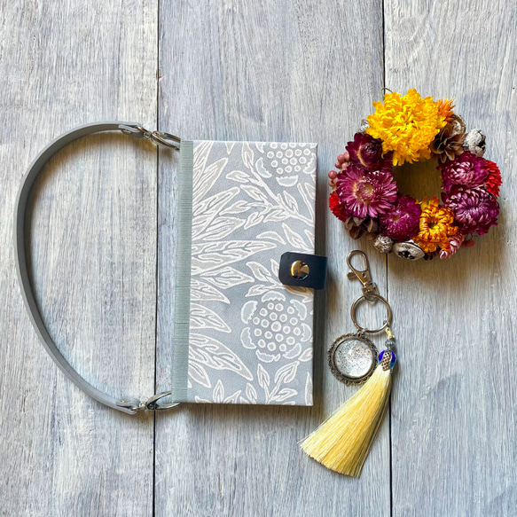 素材をアップサイクル! タッセル付きキーホルダー　(Marigold ウィリアムモリス) 4枚目の画像