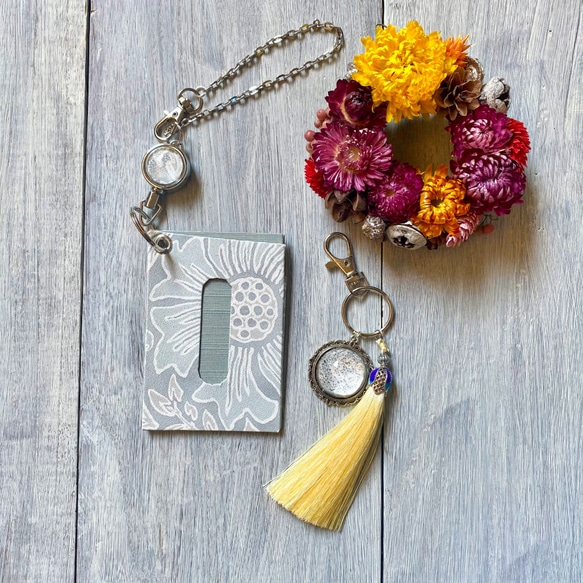 新春限定セット! リールキーが便利なシンプルパスケース（Marigold ウィリアムモリス） 1枚目の画像