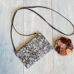 バックのように使えるスマホケース(ストロベリーメドウＢ・リバティ・ウィリアムモリス)落下防止 5枚目の画像