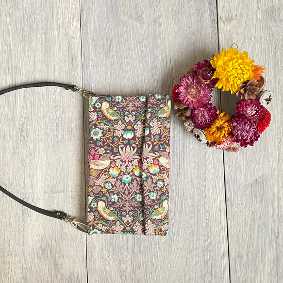 バッグの様に使えるスマホケース 手帳型 ストロベリーシーフPK（マルチタイプタイプ/全機種対応　落下防止） 2枚目の画像