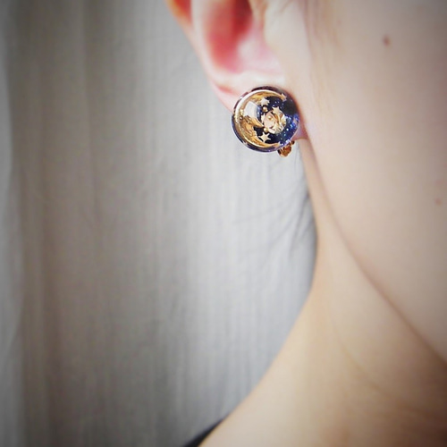 受注生産】三日月夜空のペアイヤリング イヤリング・ノンホールピアス