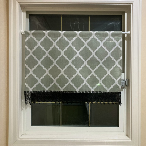 すずらん様専用 幾何学模様とグレー色のカフェカーテン 株式会社