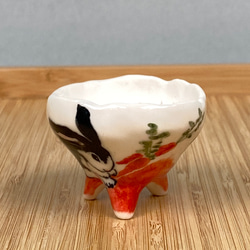 Bonsai小品。手捏手繪豆盆。多肉植物。三足丸缽。花兔的午餐 第3張的照片