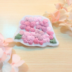 刺繡胸針/別針-粉色繡球花  刺繍ブローチ/ピン-ピンクアジサイ 第1張的照片