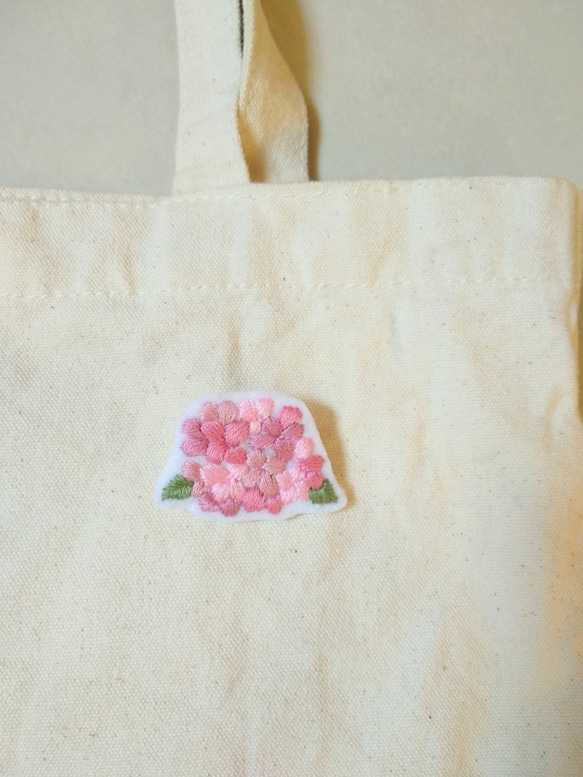 刺繡胸針/別針-粉色繡球花  刺繍ブローチ/ピン-ピンクアジサイ 第3張的照片