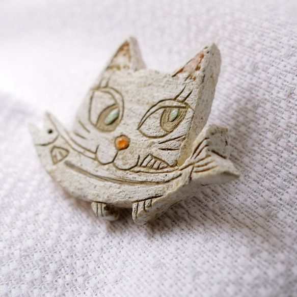 猫 ブローチ 秋刀魚をくわえた猫 No.108 5枚目の画像