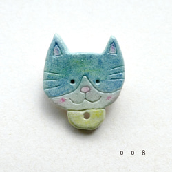猫 ブローチ 石塑粘土 粘土 手作り ハンドメイド ハチワレ猫 08 1枚目の画像
