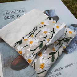 #小雛菊系列(手作口罩衛生紙小包)衛生紙包/口罩包/零錢包/萬用包 第4張的照片