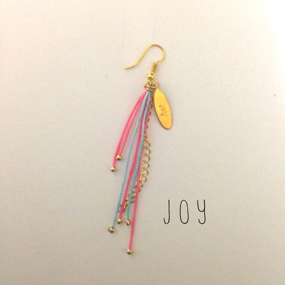 "joy" ピアス 1枚目の画像