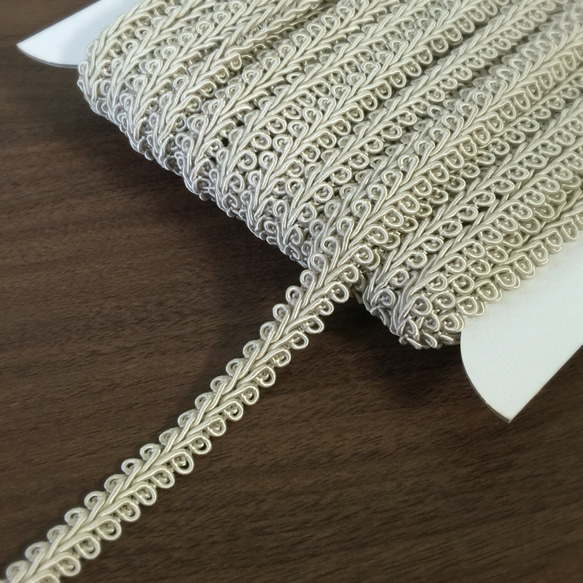 ☆再入荷★大人気☆【オリジナルブレード * ベージュ】1㎝巾  リーフブレード 5m 1枚目の画像