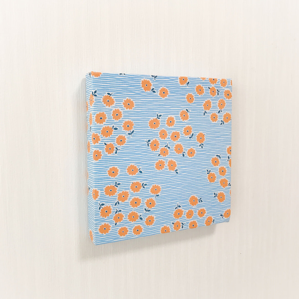 【m】ヴィルタ水面花柄のファブリックパネル*ブルー×オレンジ* 3枚目の画像