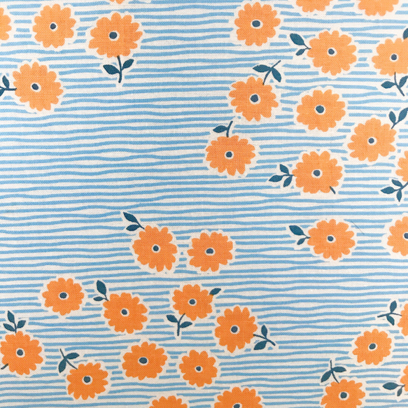 【m】ヴィルタ水面花柄のファブリックパネル*ブルー×オレンジ* 5枚目の画像