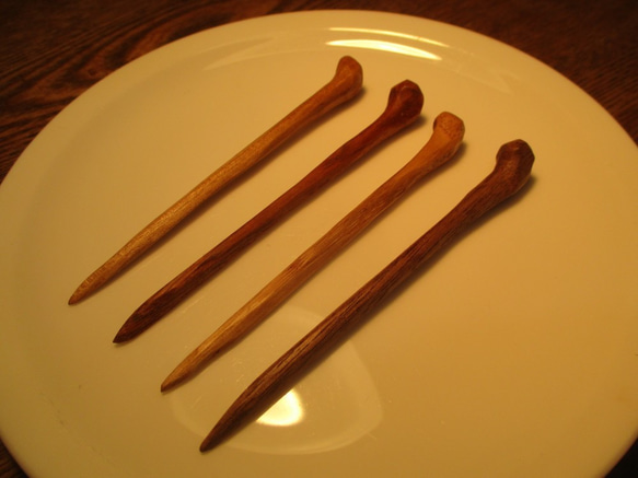 ４種類の木の菓子楊枝　 2枚目の画像