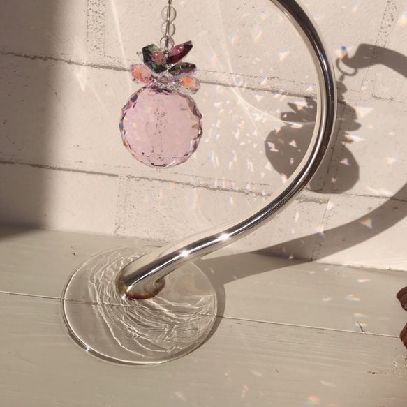 『癒しと愛され度アップ』スワロフスキー スタンド付き　サンキャッチャー　ピンク　40mm ギフト 6枚目の画像